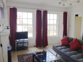 Beautiful 2 Bed Serviced Apartment in Dunbar